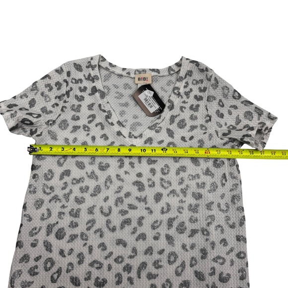 BIBI Waffle Knit Top Womens Small Silver Glitter Leopard Print V-Neck New W/Tags - Picture 8 of 10